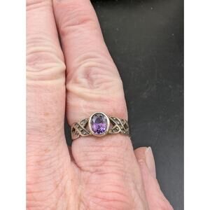 Vintage 925 Purple Oval Bezel Set Amethyst Ring Size 7.5
